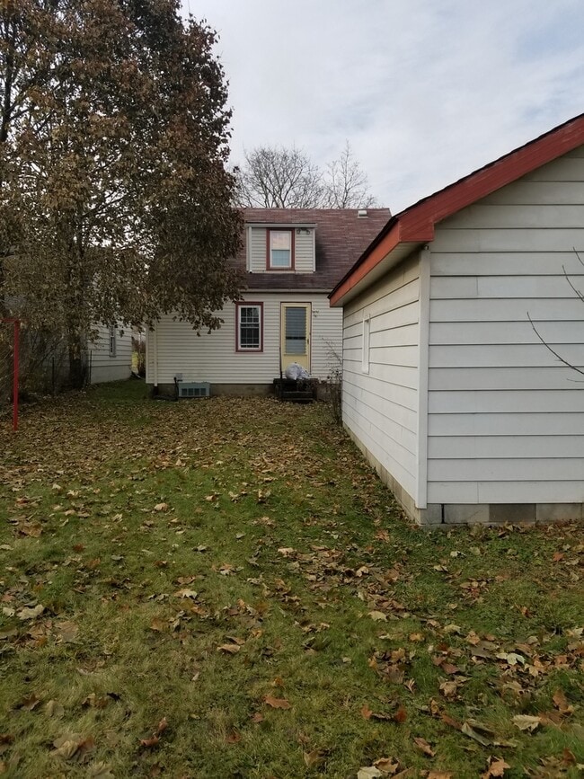 Building Photo - 213 Parkgate Ave