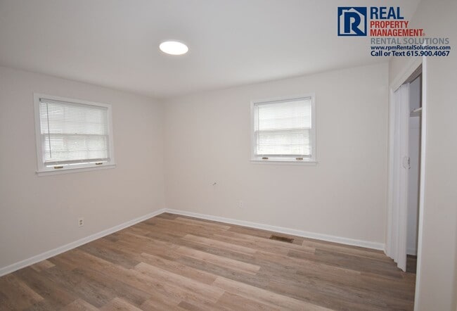 Building Photo - 1513 Lakeshore Dr