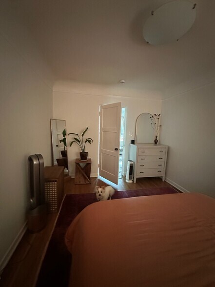 Building Photo - 617 Woodlawn Ave