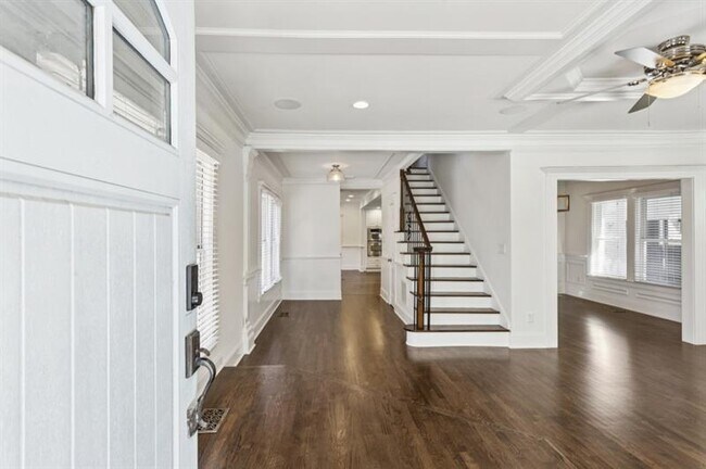 Building Photo - 546 Highland Ave NE