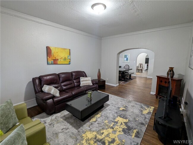 Building Photo - 102 17th St