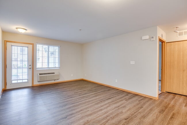 Building Photo - 154 Bertram Dr