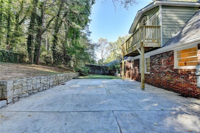 Building Photo - 4597 Briarcliff Rd NE