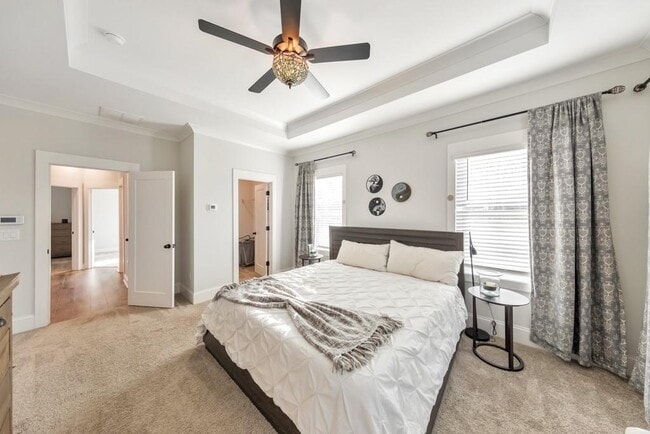 Building Photo - 320 Oak Arms Wy