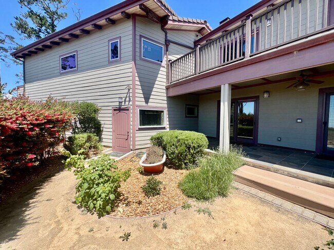 Building Photo - Carmel Highlands Mountain Top Stunning Vie...