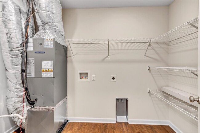 Building Photo - 2022 McCleary Rd