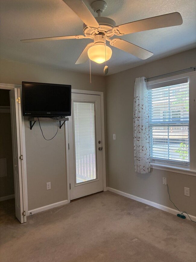 Building Photo - 3 Bedroom 3 Bath Home in Kill Devil Hills ...