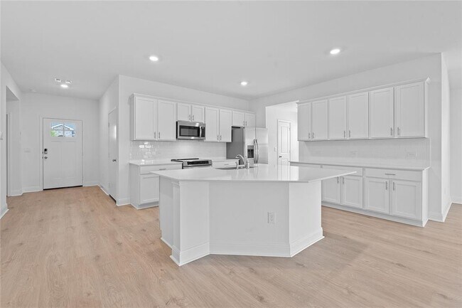 Building Photo - 129 Bruin Paw Dr