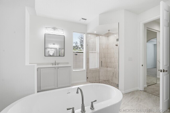 Building Photo - 5513 SW Windward Way