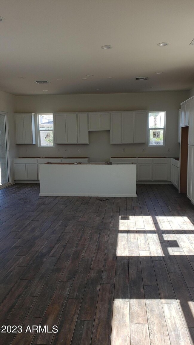 Building Photo - 379 N 157th Ln