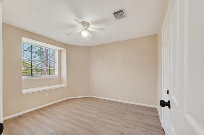 Building Photo - 814 Heathgate Dr