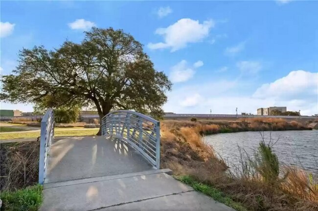 Building Photo - 1501 Davis Mountain Loop