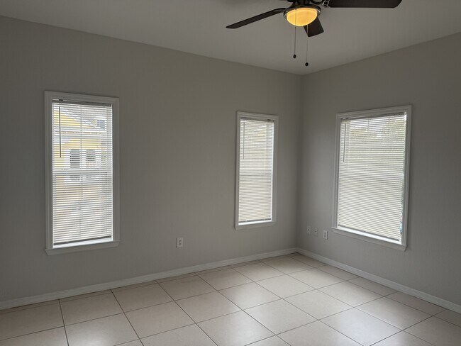 Building Photo - 3621 Conroy Rd