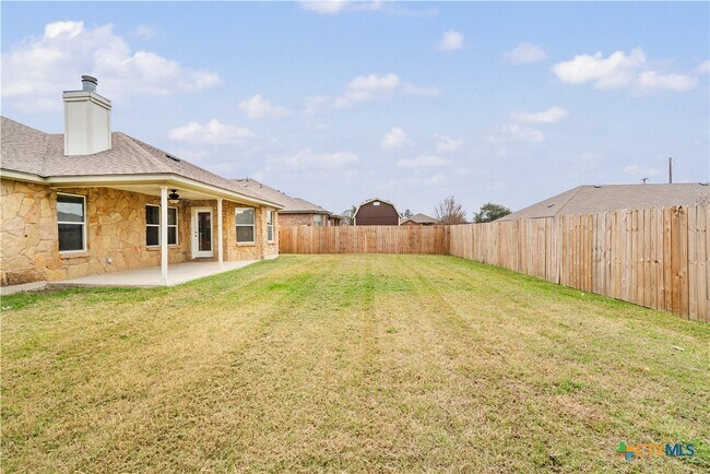 Building Photo - 9405 Cricket Dr