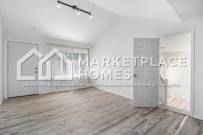 Building Photo - 3059 Alvina Ave