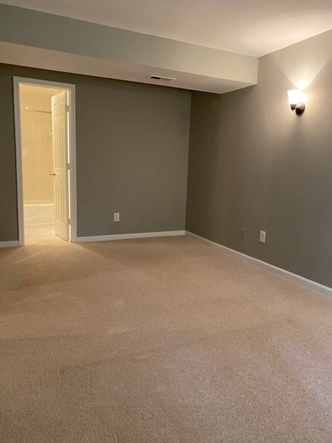 Building Photo - Single Family Home in Reston