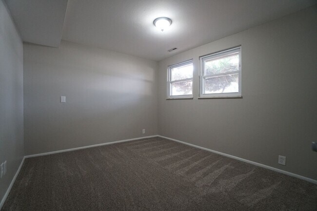 Building Photo - 5007 Alta Loma Rd