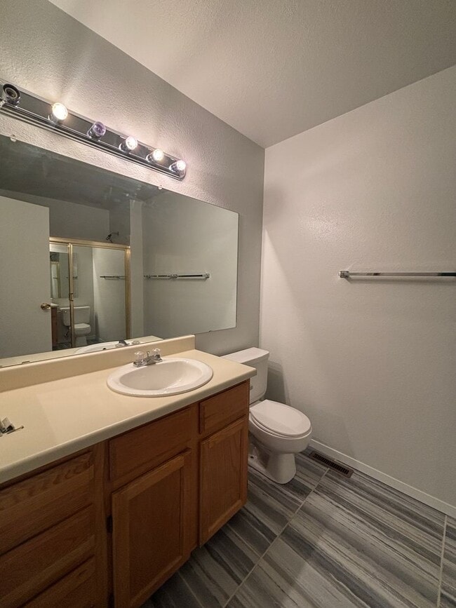 Building Photo - Large 2-story townhome with finished basement & 1-car garage!