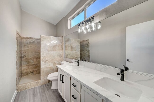 Building Photo - Fully Renovated Single Story 3bd/2bth Single Family Home