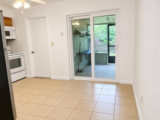 Building Photo - 9440 SW 51st St