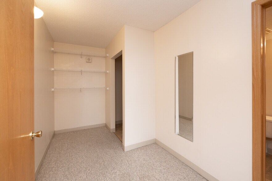 Building Photo - 291 7th St W