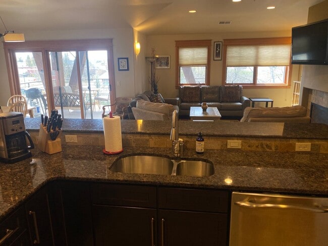 Building Photo - 2 bedroom Whitefish Condo with views and walking distance to City Beach!