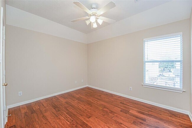 Building Photo - 143 W Burberry Cir