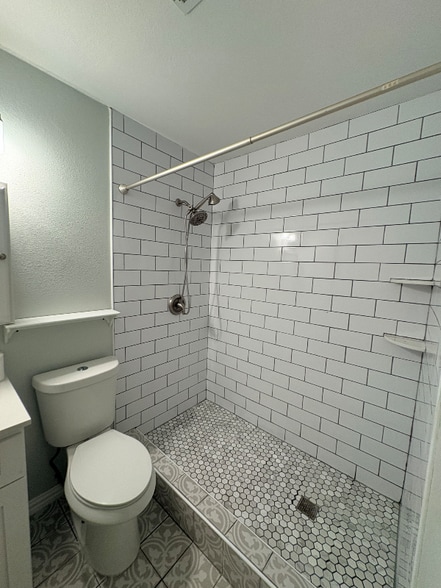 Building Photo - 710 McDivitt Dr