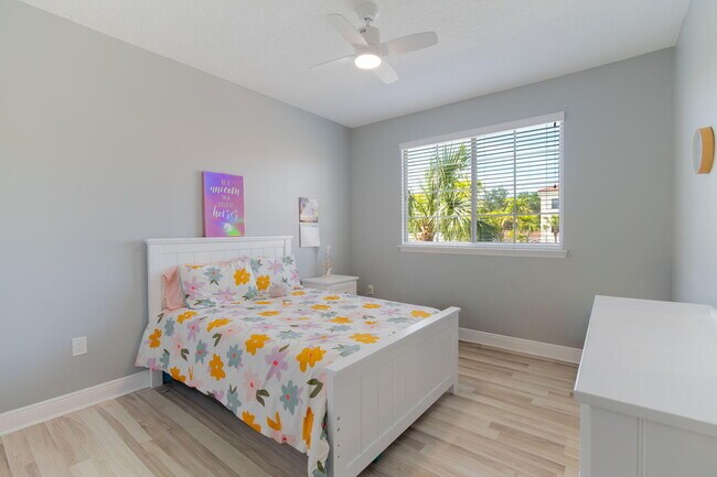 Building Photo - 9901 Baywinds Blvd