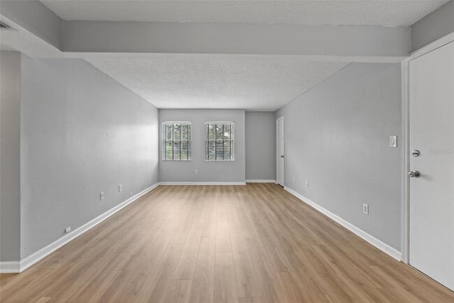 Building Photo - 317 E Amelia St