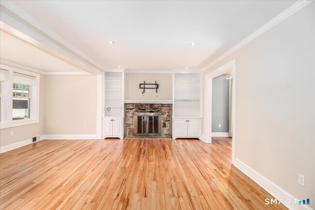 Building Photo - 25 Maplewood Ave
