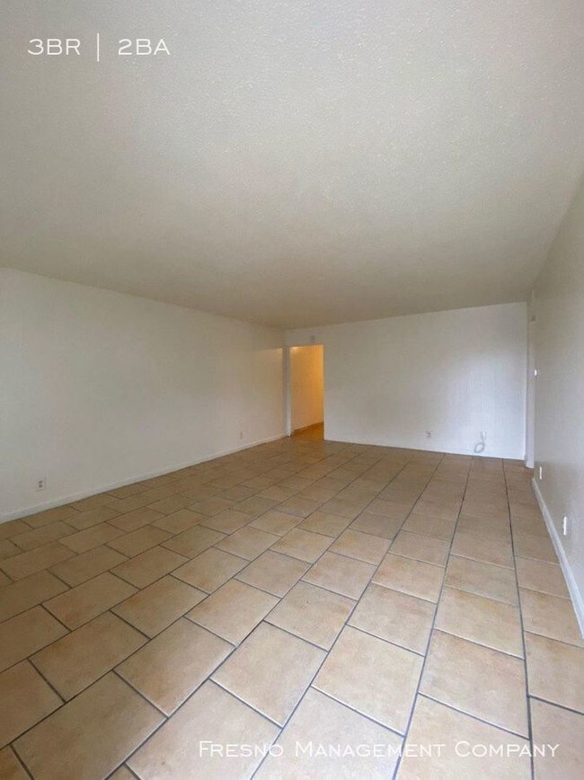 Building Photo - 1115 W Simpson Ave