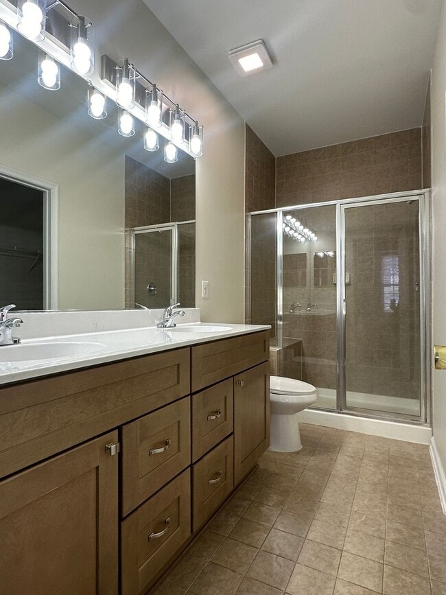 Building Photo - 126 Shumard Ct