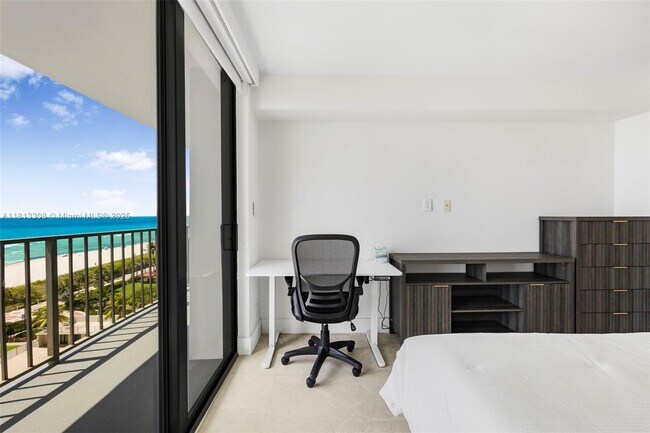 Building Photo - 2625 Collins Ave