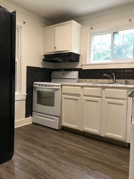 Newer Kitchen - 46 Henmond Blvd
