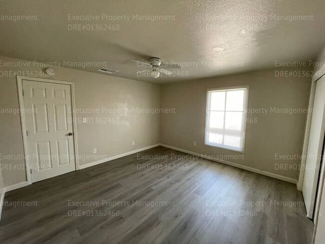 Building Photo - 3 bedroom/ 1 bathroom house located near Airport Dr/ Norris Rd