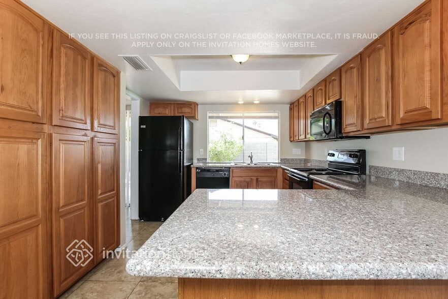 Building Photo - 4402 W Crocus Dr