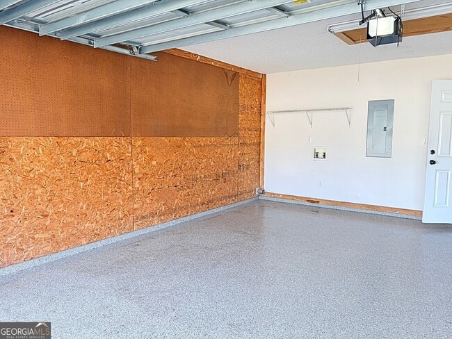 Building Photo - 102 Lake Victoria Dr