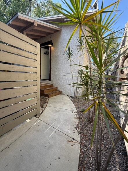 Building Photo - 2661 Newell St