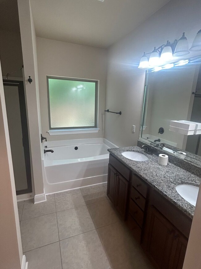 Building Photo - 3 Bedroom / 2 Bathroom Home on Corner Lot ...