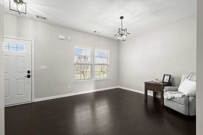 Building Photo - Beautifully Updated 3-Bedroom Home in Fairway Farms with Bonus Room & Fenced Backyard