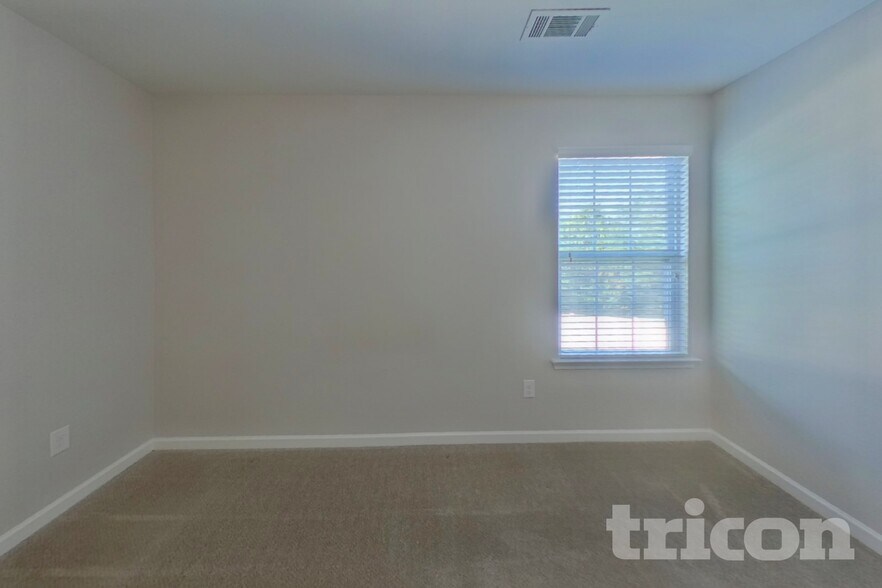 Building Photo - 2641 Cider Ridge Rd