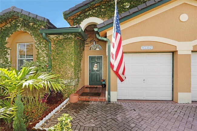 Building Photo - 15382 SW 16th Terrace