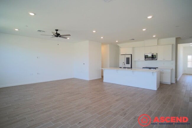 Building Photo - Stunning Home In Gossamer Grove!