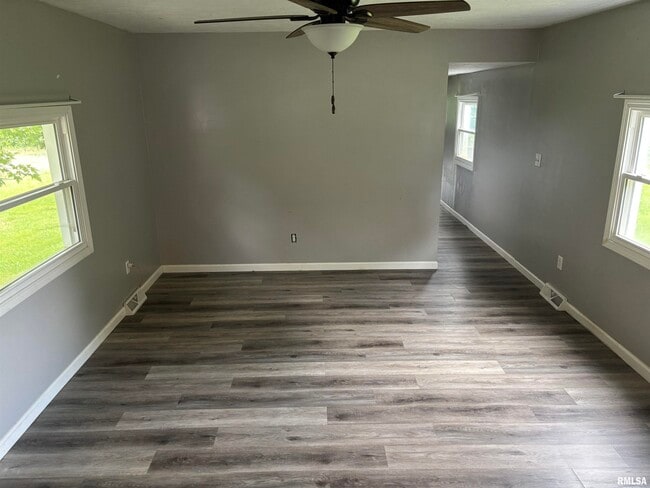 Building Photo - 50 Iroquois Dr
