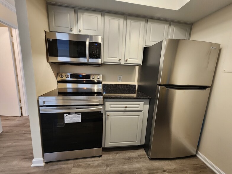 Building Photo - 18336 Streamside Dr