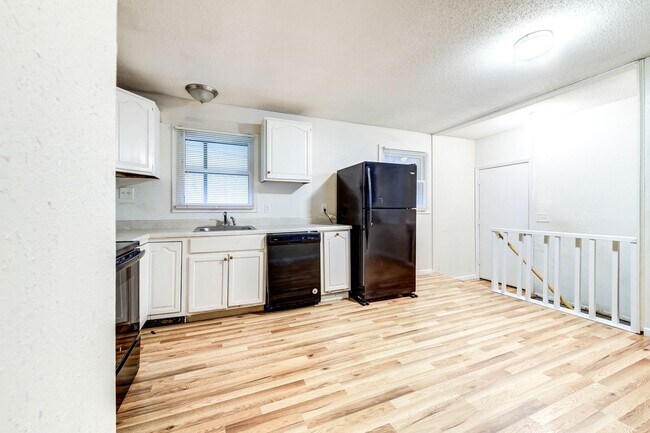 Building Photo - Charming 3-Bedroom Ranch Home in Hazelwood School District