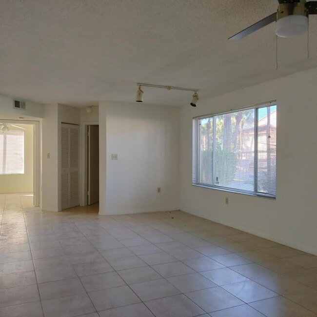 Primary Photo - 17101 Glenmoor Dr