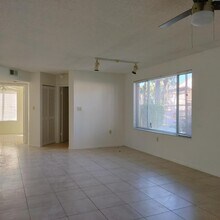 Building Photo - 17101 Glenmoor Dr