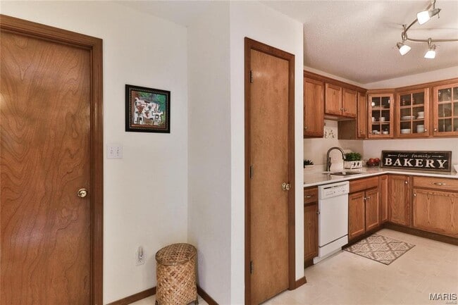 Building Photo - 1106 Illini Dr